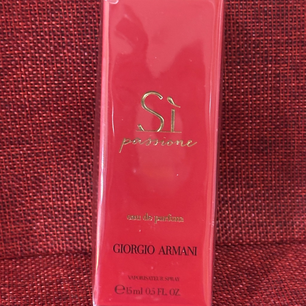 Giorgio Armani Si Passione Red Eau De Parfum Giorgio Armani Si Passione Red Eau De Parfum